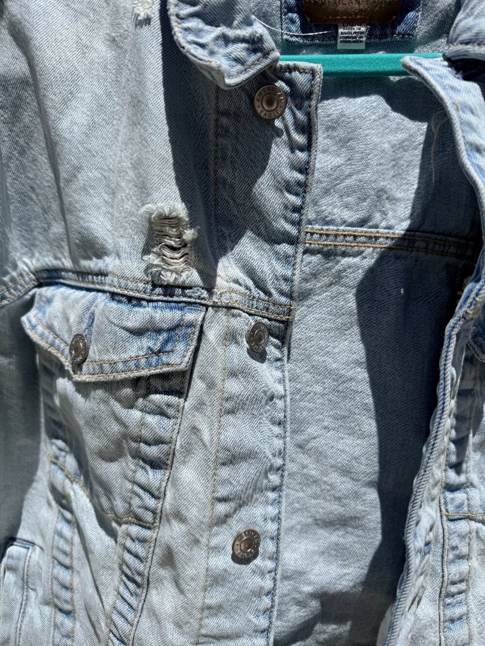 American Eagle Oversized Boyfriend Distressed Jean Jacket Women’s Size Large - Picture 7 of 7